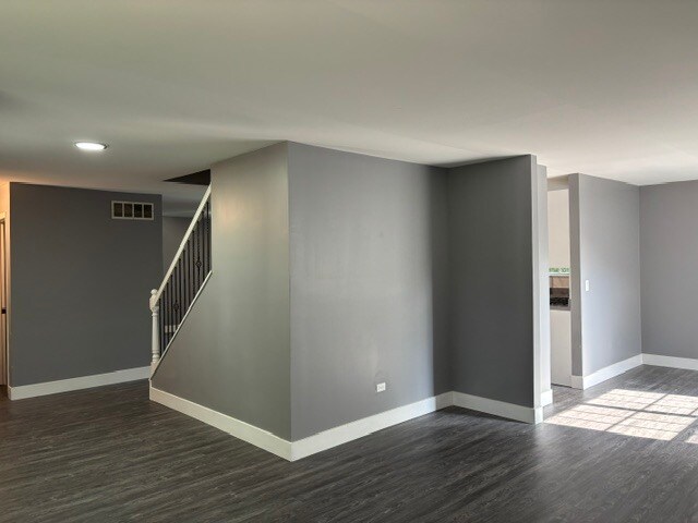 Building Photo - 1013 W Briarcliff Rd