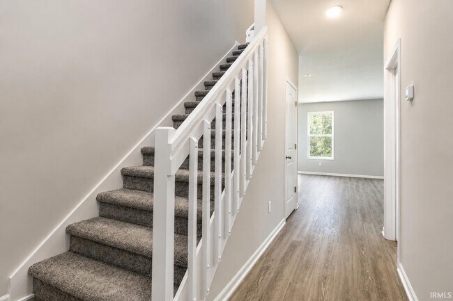 Building Photo - 3561 Canal Square Dr