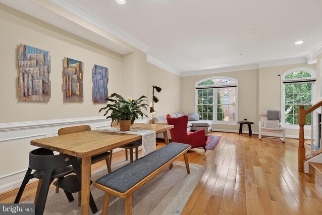 Building Photo - 8814 Hunting Lodge Ct