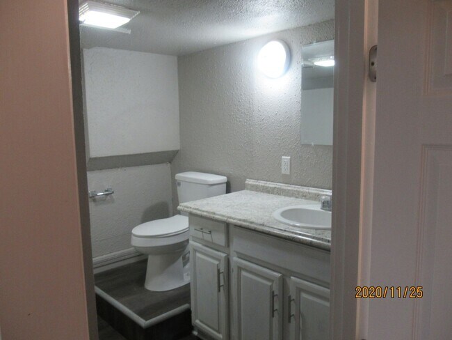 Building Photo - MASS412