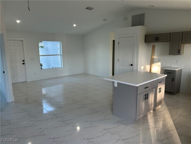 Building Photo - 2803 65th St W