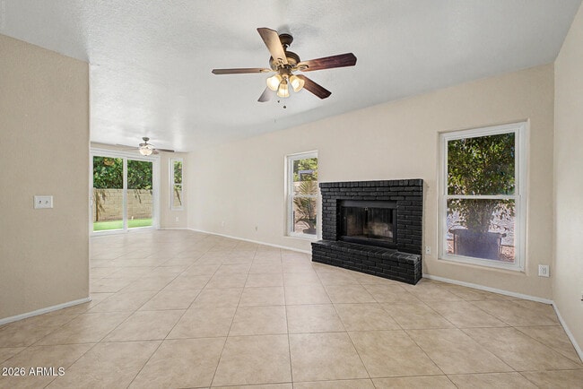 Building Photo - 842 W Sun Coast Dr