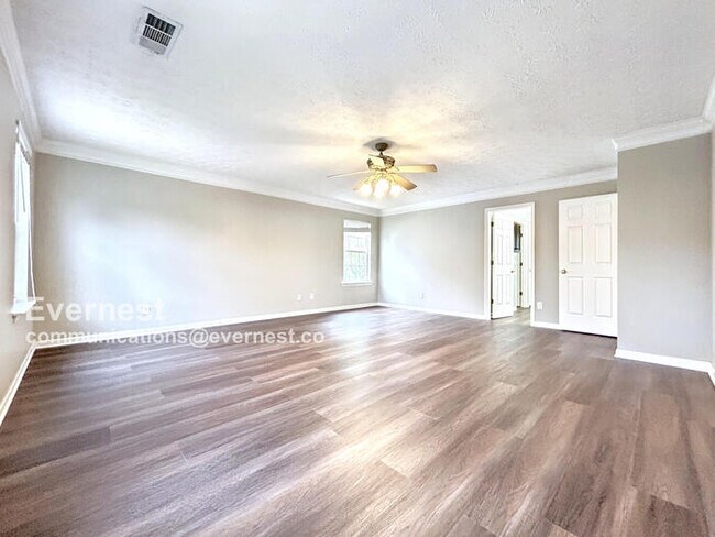 Building Photo - 520 Kensigton Park Dr