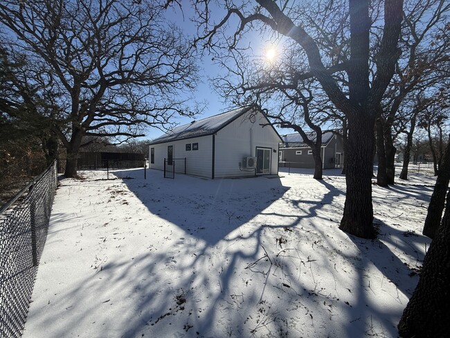 Building Photo - 175 Finn Ln