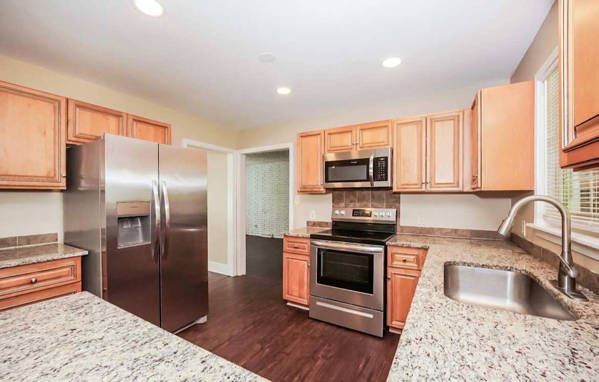 Building Photo - 208 N Milford Dr