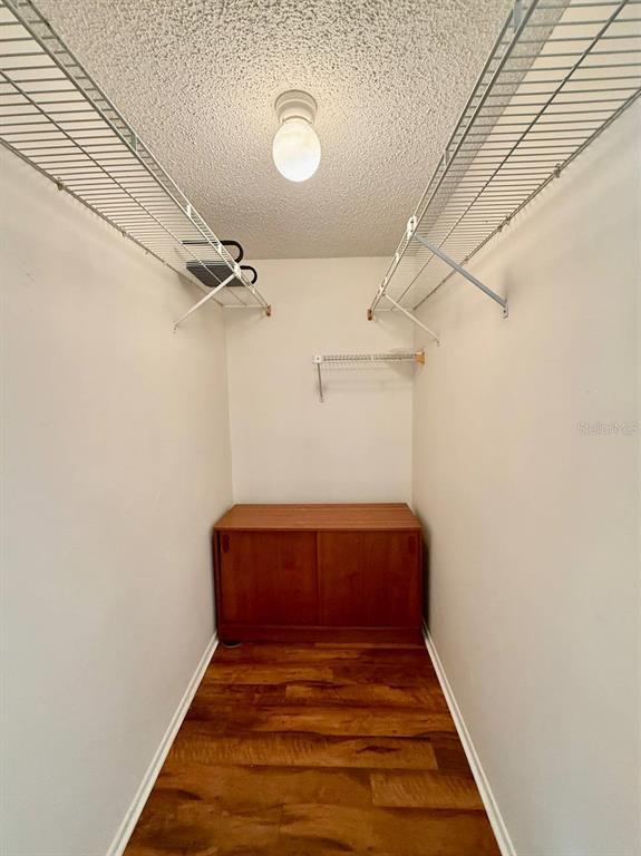 Building Photo - 940 Rosewood Ln