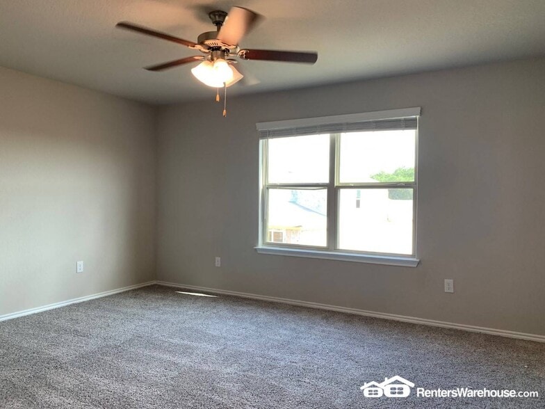 Building Photo - 252 Kinsley Wy