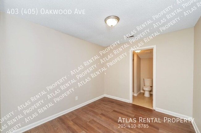 Building Photo - 405 Oakwood Ave