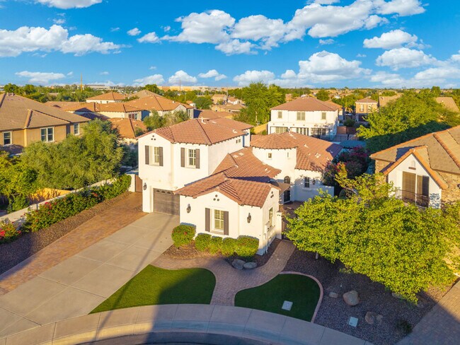 Building Photo - 3083 S Cottonwood Ct