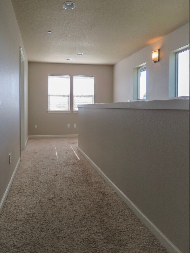 Building Photo - 3 Bedroom Corner lot Coming Soon in Carlton !