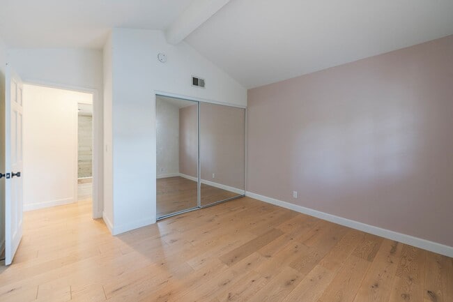 Building Photo - 16 Sausalito Cir W