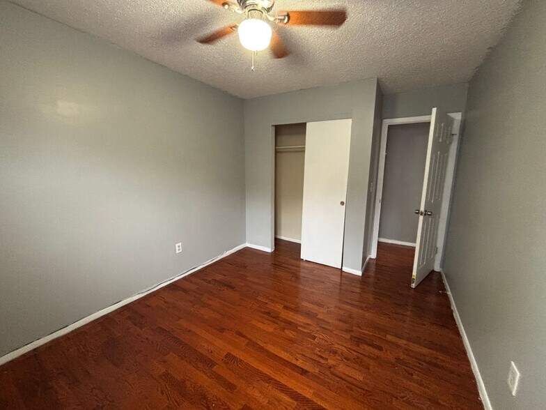 Building Photo - 577 Berlant Ave