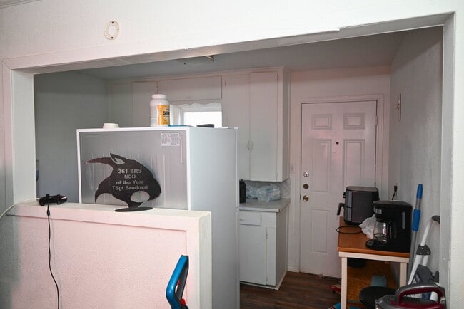 Building Photo - 902 Flood St