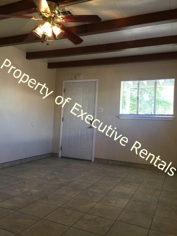 Building Photo - 2324 E Idaho Ave