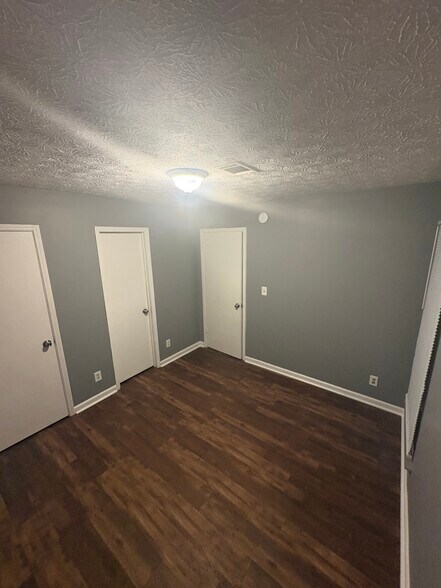 Building Photo - 3637 Castle Ridge Rd