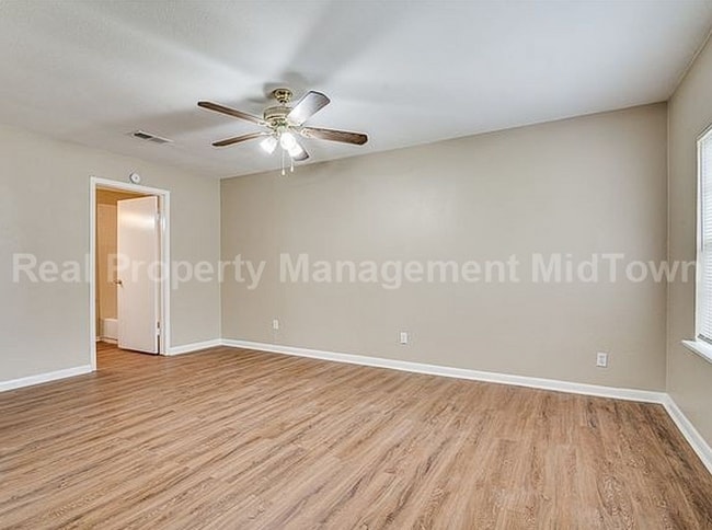 Building Photo - 222 Pecos St