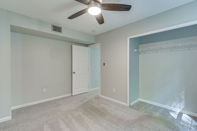 Building Photo - Gorgeous Single Family Home on a Cul-de-Sac!