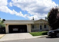 Building Photo - 3BR/2Bath home on Pearl Circle in Susanville