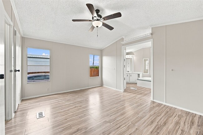 Building Photo - 1133 Rd 5823