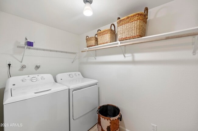 Building Photo - 8107 E Vista Dr