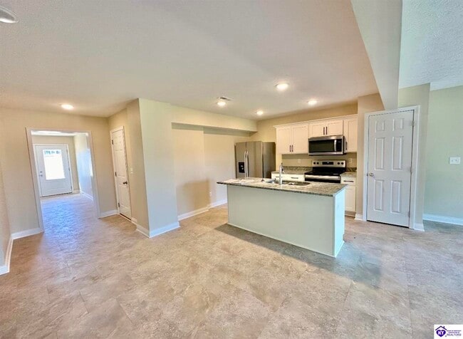 Building Photo - 214 Dixon Cir
