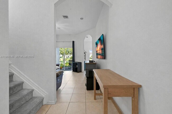 Building Photo - 2467 SE 19th St