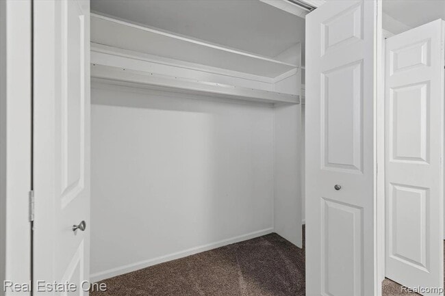 Building Photo - 874 N Main St