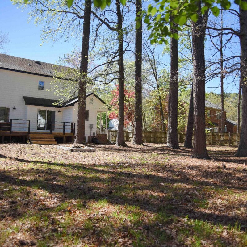 Building Photo - 5013 Brassfield Dr