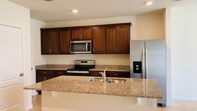 Building Photo - 8 Bella Oaks Dr