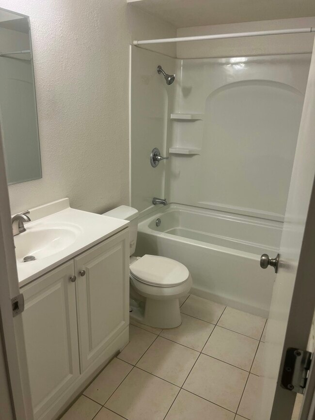 Building Photo - 3437 Viking Dr