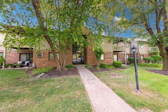 Building Photo - 4470 Village Ln