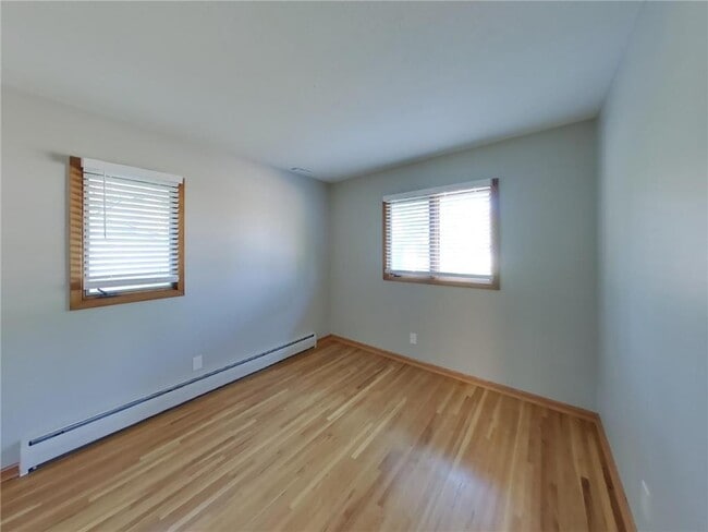 Building Photo - 1397 Pinewood Dr