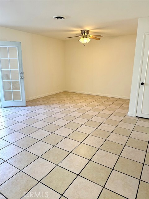 Building Photo - 684 E Lee Pl