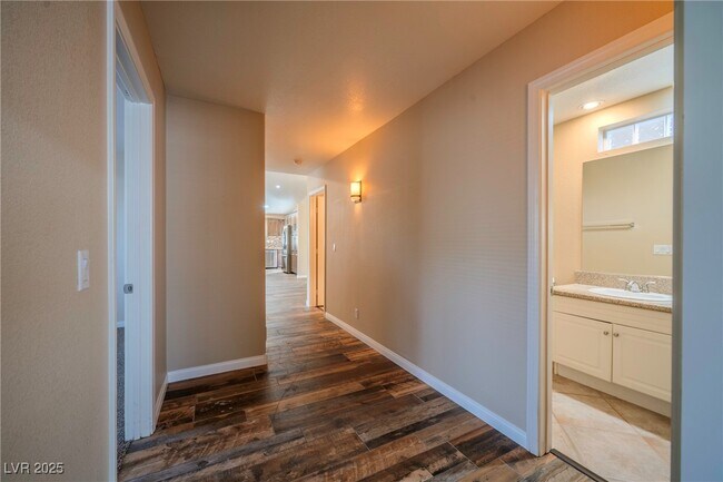 Building Photo - 921 San Bruno Ave