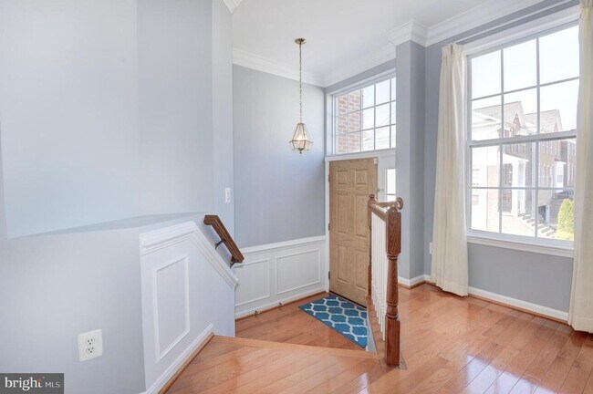 Building Photo - 18818 Silverwood Terrace