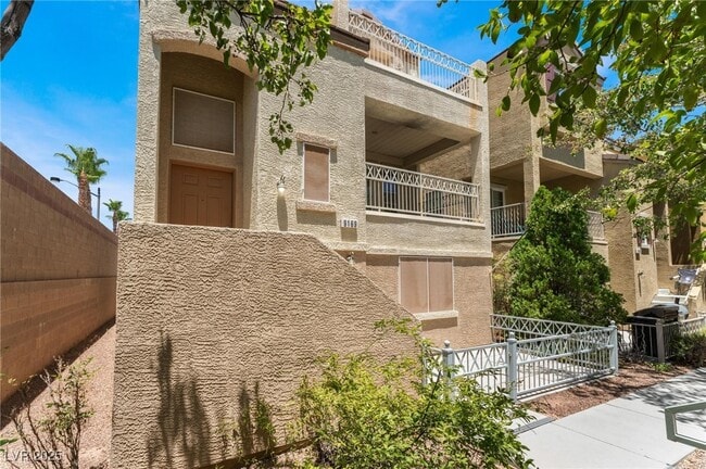 Primary Photo - 9169 Column Ct