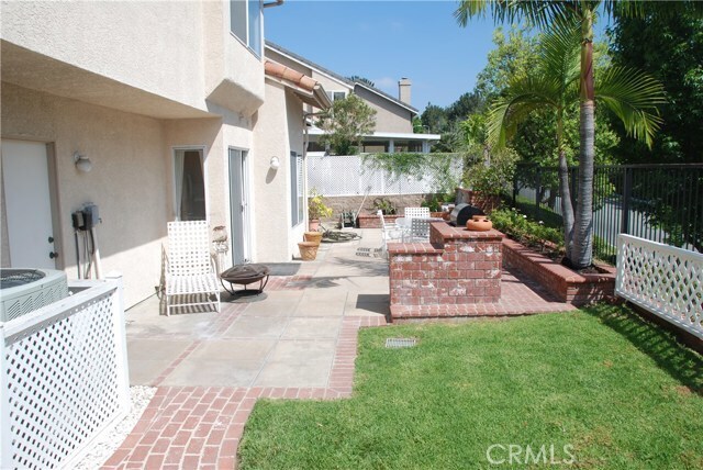 Building Photo - 16236 Peppertree Ln