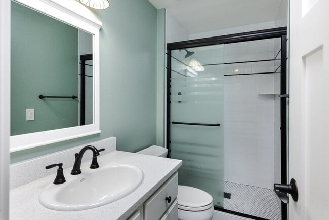 Building Photo - 5 Bedroom 2.5 Bath Retreat in Prime Arvada...