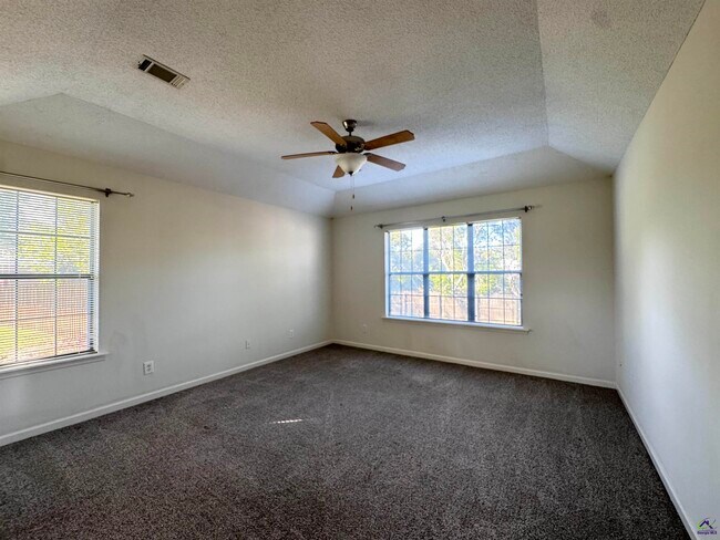 Building Photo - 125 Lenox Dr