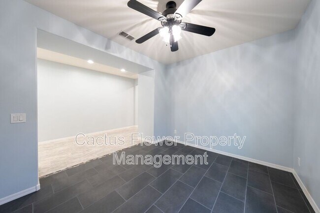 Building Photo - 3943 E Ficus Way