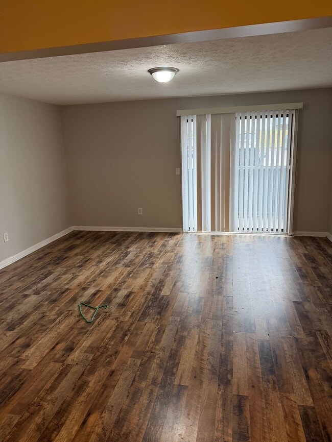 Building Photo - 270 Tampa Dr