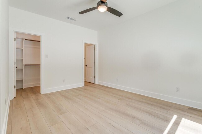 Building Photo - 3255 S University Dr