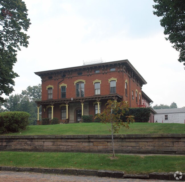 120-4th-st-ne-120-4th-st-ne-massillon-oh-44646-apartment-finder