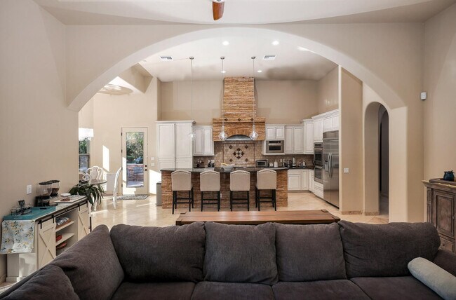 Building Photo - 14598 E Corrine Dr