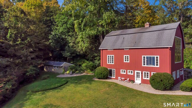 Building Photo - 42 Picketts Ridge Rd