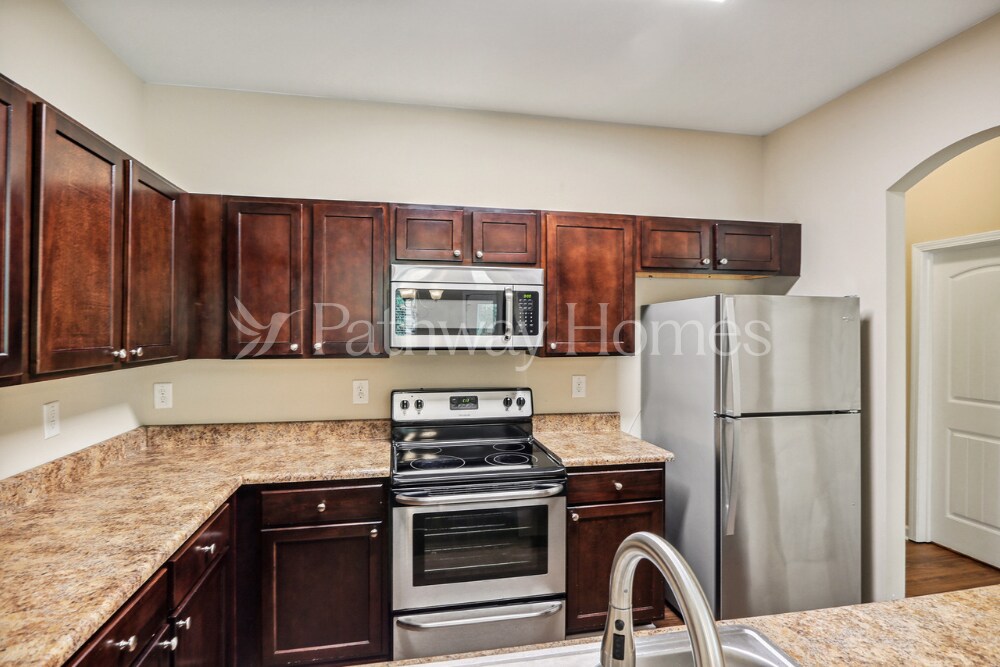 Building Photo - 3039 Bonnes Dr