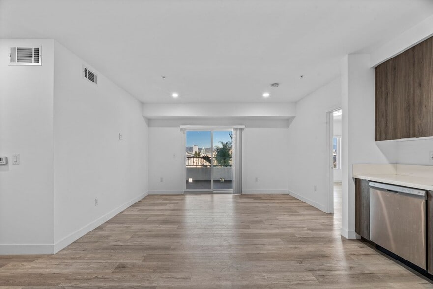 Interior Photo - Decollage Apartments