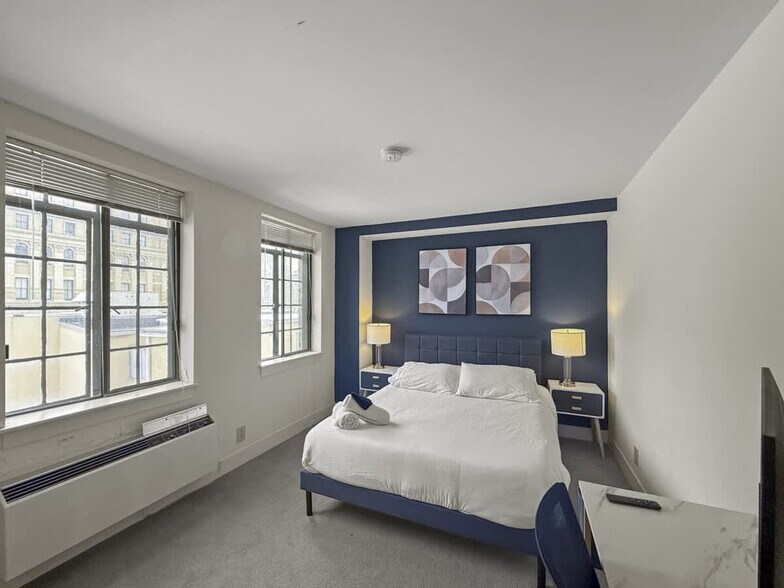 Building Photo - 111-23 N 15th St