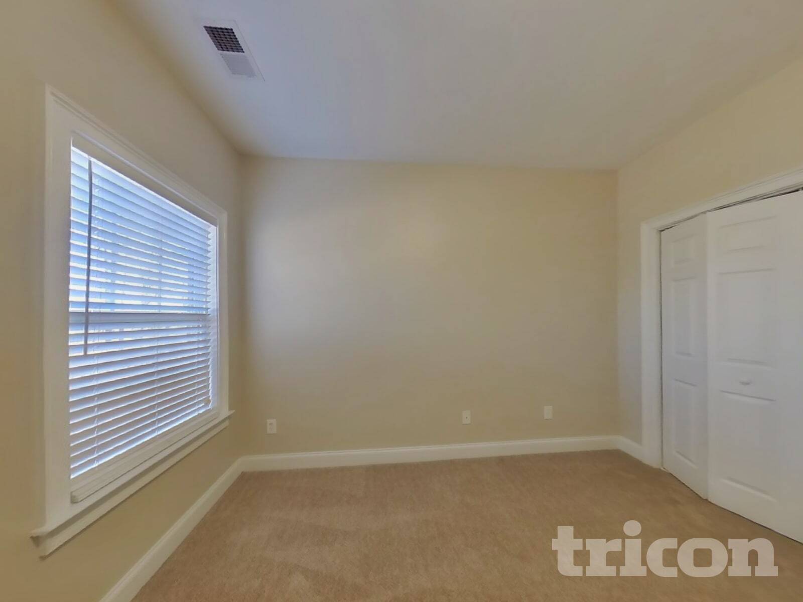 Building Photo - 400 Tomahawk Tr