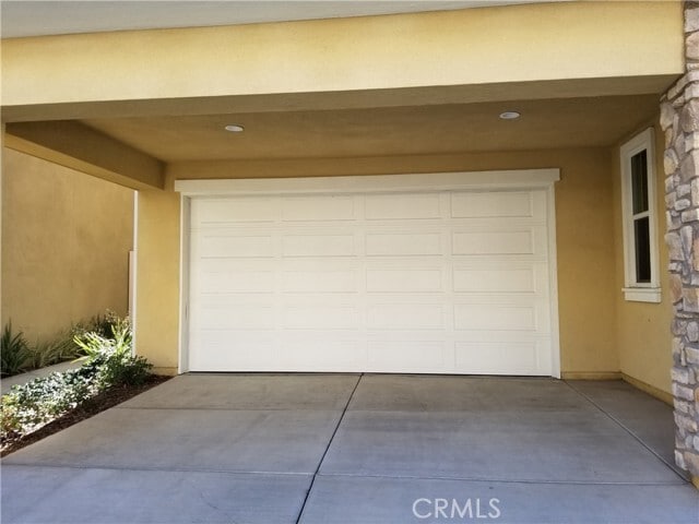 Building Photo - 371 N Bellarose Way